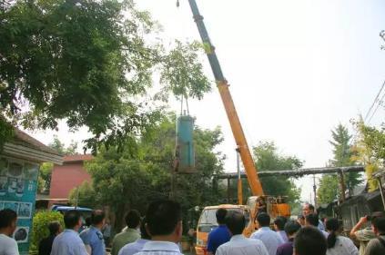 咸阳秦都出动大型机械3台 现场拆除30台燃煤星空网（中国）